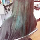 Entreprises 3 image A TOUCH OF CLASS DESIGNERS OF HAIR Hair Salons dans Windsor ON