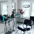 Entreprises 6 image A TOUCH OF CLASS DESIGNERS OF HAIR Hair Salons dans Windsor ON