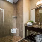 Entreprises 15 image BEST WESTERN PLUS WINE COUNTRY HOTEL & SUITES travel & tourism dans West Kelowna BC