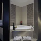 Entreprises 38 image BEST WESTERN PREMIER DENHAM INN & SUITES travel & tourism dans Leduc AB