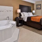 Entreprises 19 image COMFORT INN travel & tourism dans Brampton ON