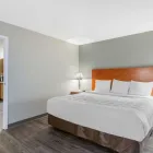 Business 10 image ECONO LODGE travel & tourism in Regina SK