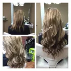 Entreprises 17 image FAH HAIR EXTENSIONS Hair Salons dans Maple ON