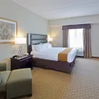 Entreprises 4 image HOLIDAY INN EXPRESS & SUITES OTTAWA AIRPORT Wedding Venues dans Ottawa ON
