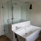 Entreprises 46 image NEW TOWN GLASS LTD Real Estate & Home Improvement dans Westbank BC