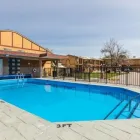 Entreprises 4 image OASIS INN travel & tourism dans Kelowna BC