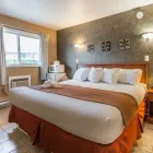 Entreprises 6 image OASIS INN travel & tourism dans Kelowna BC
