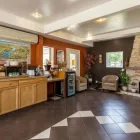 Entreprises 9 image OASIS INN travel & tourism dans Kelowna BC