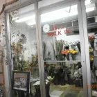 Entreprises 1 image PETALS ON THE TRAIL Specialty Stores dans Edmonton AB