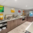 Business 3 image QUALITY INN CENTRE-VILLE travel & tourism in Montréal QC