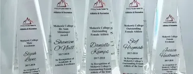 Entreprises 7 image ARAN TROPHY, AWARDS & ENGRAVING Signs, Banners & Display Systems dans Hamilton ON