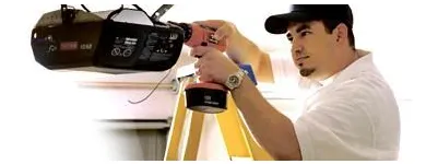 Entreprises 3 image AURORA GARAGE DOOR REPAIR Real Estate & Home Improvement dans Aurora ON