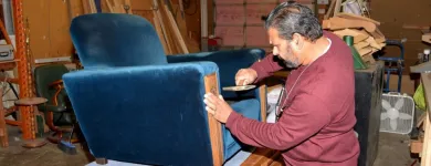 Entreprises 43 image DODMAN UPHOLSTERING LTD Upholsterers dans Burnaby BC