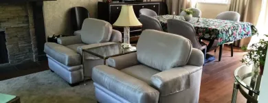 Entreprises 44 image DODMAN UPHOLSTERING LTD Upholsterers dans Burnaby BC