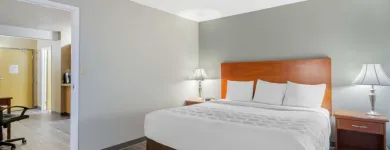 Business 10 image ECONO LODGE travel & tourism in Regina SK