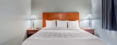 Business 1 image ECONO LODGE travel & tourism in Regina SK