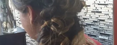 Entreprises 23 image FAVOURITE SALON AND SPA Hair Salons dans Brampton ON