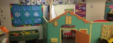 Entreprises 7 image HELPING HANDS EARLY LEARNING DAYCARE Day Centres dans Edmonton AB