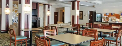 Entreprises 14 image HOLIDAY INN EXPRESS & SUITES OTTAWA AIRPORT Wedding Venues dans Ottawa ON
