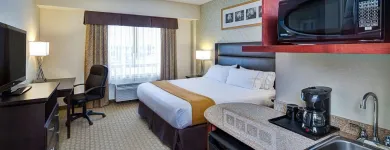 Entreprises 23 image HOLIDAY INN EXPRESS & SUITES OTTAWA AIRPORT Wedding Venues dans Ottawa ON