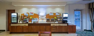 Entreprises 30 image HOLIDAY INN EXPRESS & SUITES OTTAWA AIRPORT Wedding Venues dans Ottawa ON