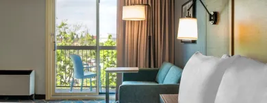Business 82 image HOLIDAY INN KINGSTON-WATERFRONT Wedding Venues in Kingston ON