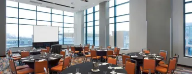 Entreprises 16 image HOLIDAY INN & SUITES MONTREAL CENTRE-VILLE OUEST Wedding Venues dans Montréal QC