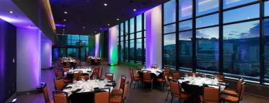 Entreprises 3 image HOLIDAY INN & SUITES MONTREAL CENTRE-VILLE OUEST Wedding Venues dans Montréal QC