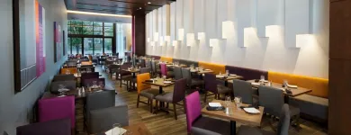 Entreprises 33 image HOLIDAY INN & SUITES MONTREAL CENTRE-VILLE OUEST Wedding Venues dans Montréal QC