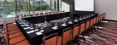 Entreprises 7 image HOLIDAY INN & SUITES MONTREAL CENTRE-VILLE OUEST Wedding Venues dans Montréal QC