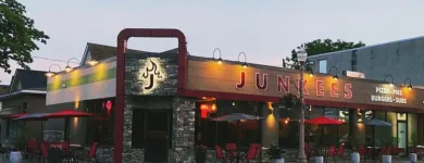 Entreprises 1 image JUNKEES Restaurants dans Windsor ON