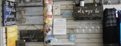 Entreprises 3 image PETALS ON THE TRAIL Specialty Stores dans Edmonton AB