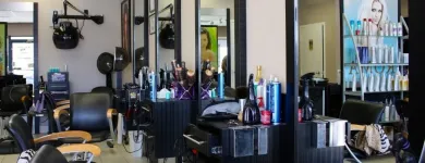 Entreprises 1 image RIVIERA HAIRSTYLISTS INC Hair Salons dans Oakville ON
