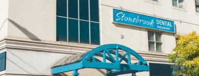 Entreprises 1 image STONEBROOK DENTAL Health & Medicine dans North York ON