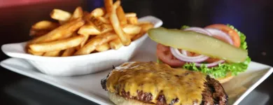 Entreprises 17 image SYMPOSIUM CAFE RESTAURANT & LOUNGE Restaurants dans Aurora ON