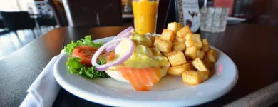 Entreprises 4 image SYMPOSIUM CAFE RESTAURANT & LOUNGE Restaurants dans Aurora ON