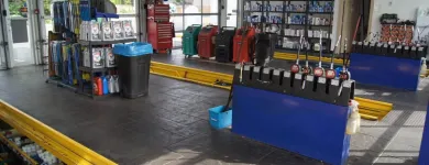 Entreprises 3 image TAKE 5 OIL CHANGE Automotive dans Coquitlam BC