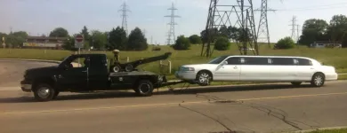 Business 4 image TIP TOP TOWING INC Towing Services in Hamilton ON