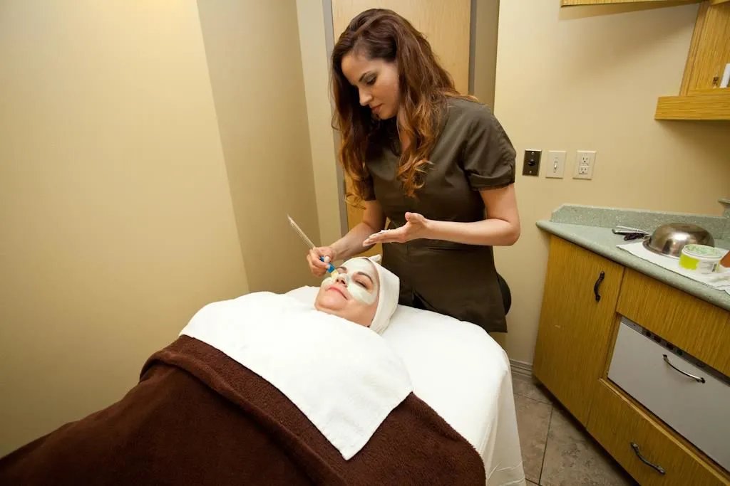 Entreprises 10 image REFRESH DAY SPA & SALON LTD