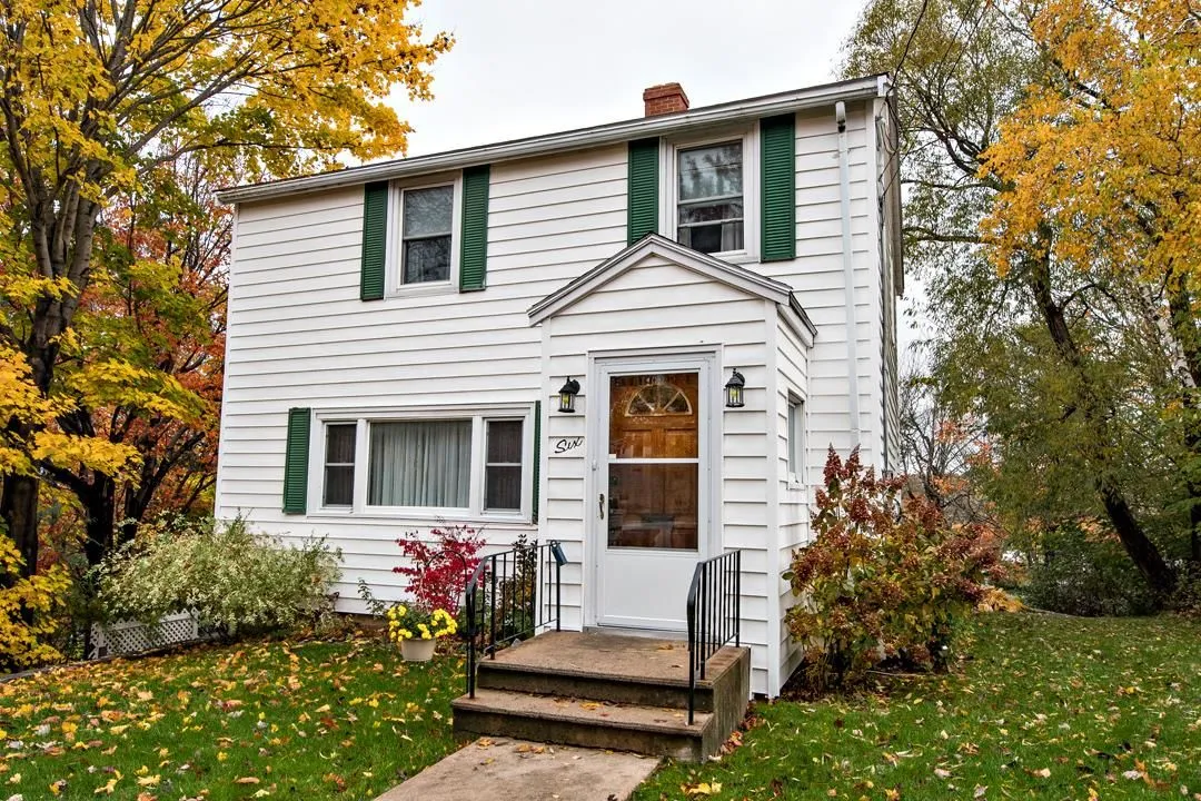 Entreprises 12 image LAURA LEIGH MULLINS - REALTOR ®