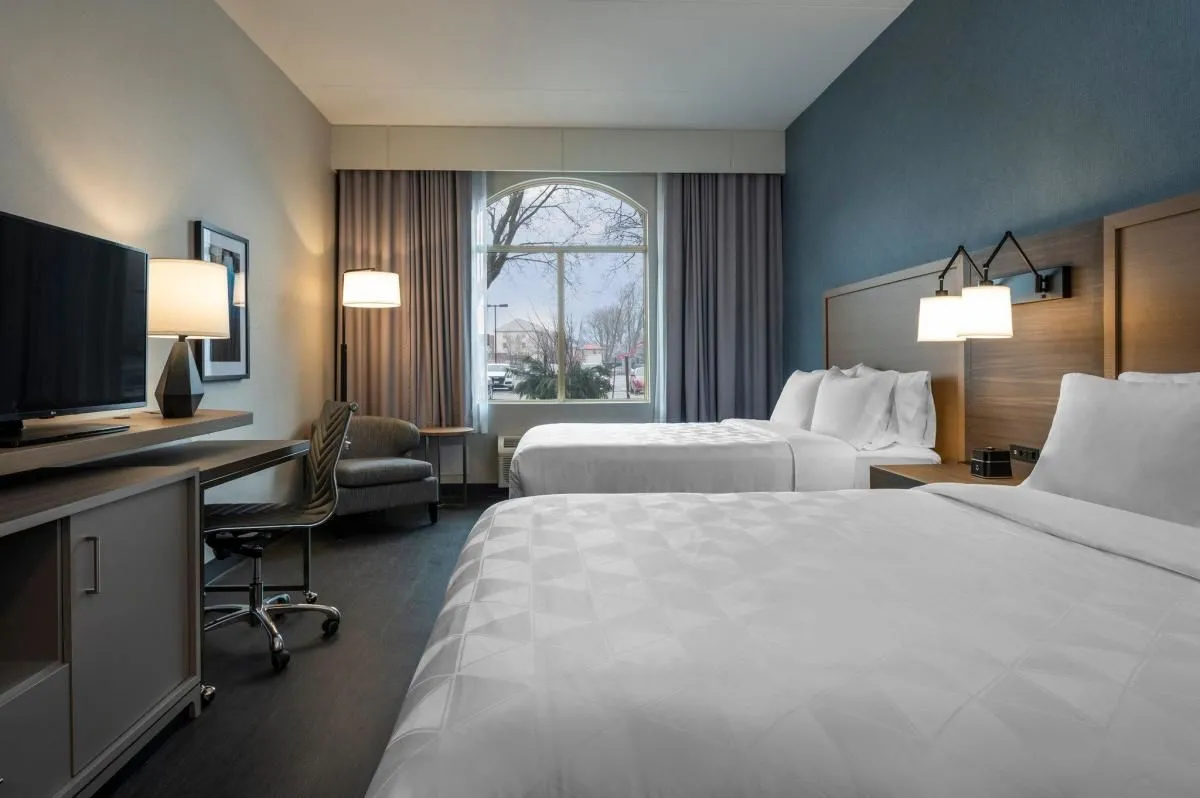 Entreprises 89 image HOLIDAY INN KINGSTON-WATERFRONT