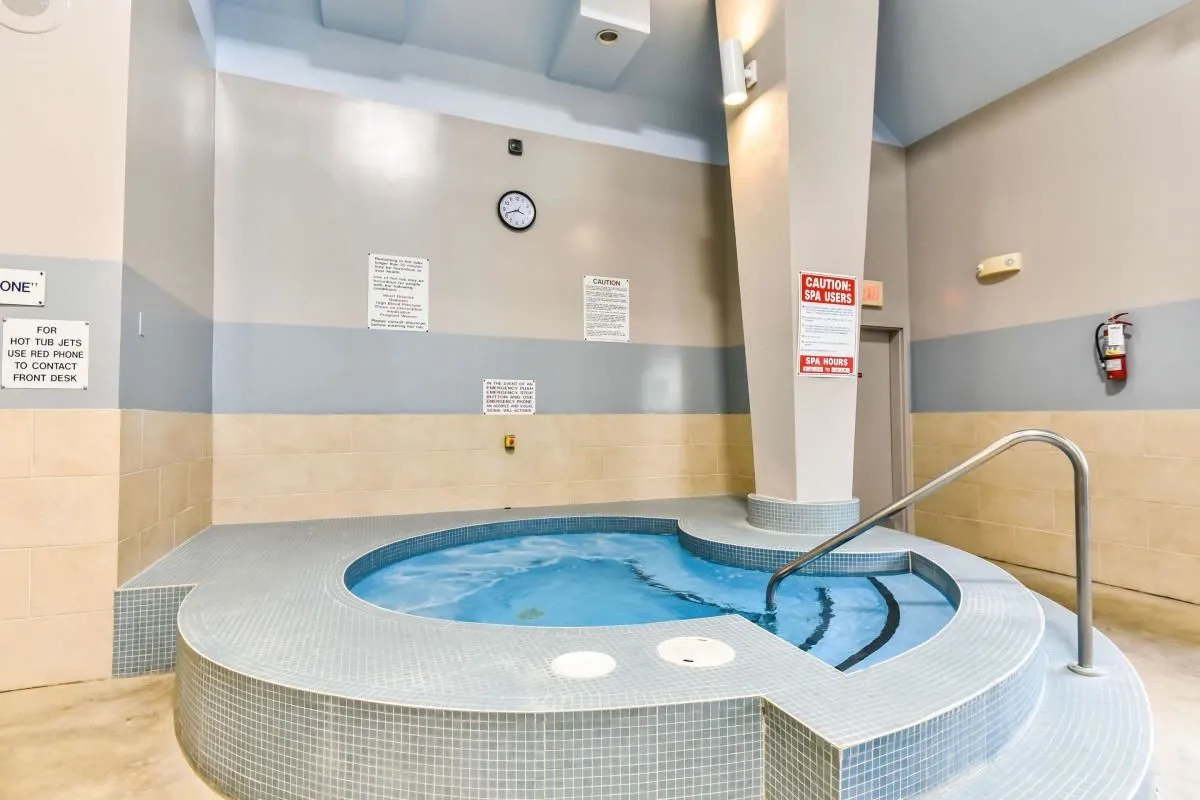 Entreprises 10 image COMFORT INN & SUITES AMBASSADOR BRIDGE