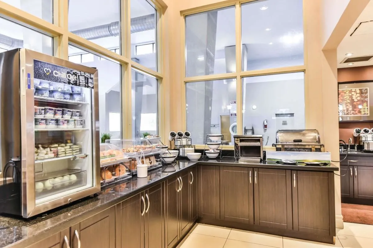 Entreprises 11 image COMFORT INN & SUITES AMBASSADOR BRIDGE