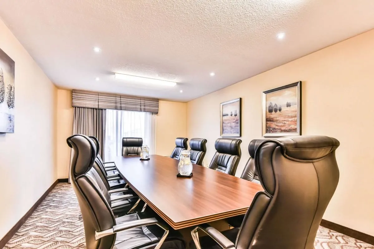Entreprises 21 image COMFORT INN & SUITES AMBASSADOR BRIDGE