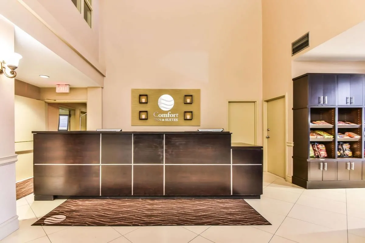 Entreprises 1 image COMFORT INN & SUITES AMBASSADOR BRIDGE